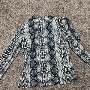 SHEIN Black & White Snake-Print Long Sleeve Tee